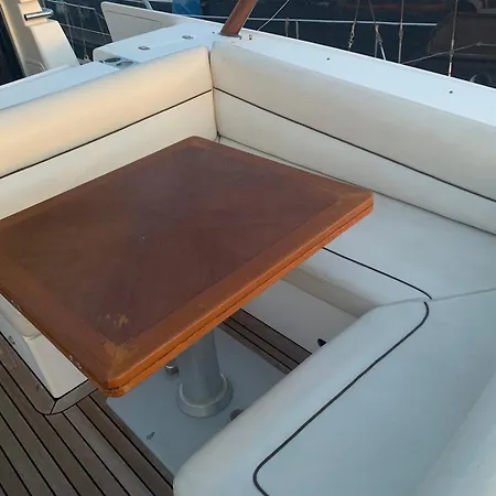 לינה וארוחת בוקר Philoria 3*